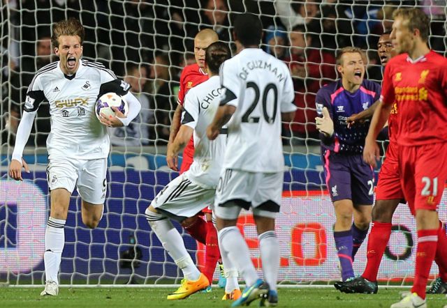 Η Σουόνσι κράτησε τη Λίβερπουλ στο 2-2